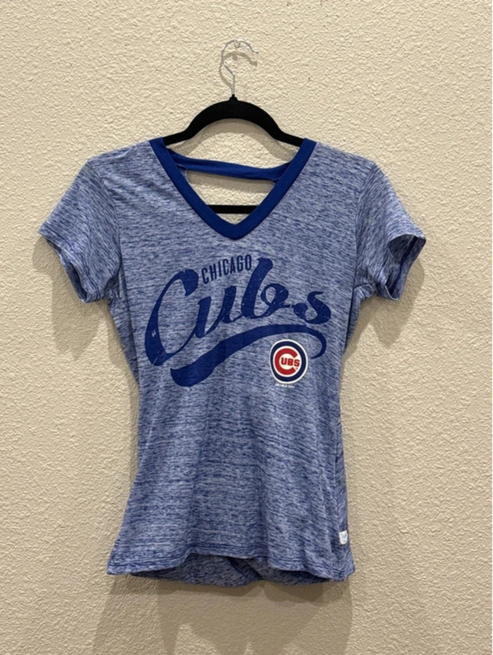 Chicago Cubs Touch by Alyssa Milano Blue Space Dye V-Neck Tee Small